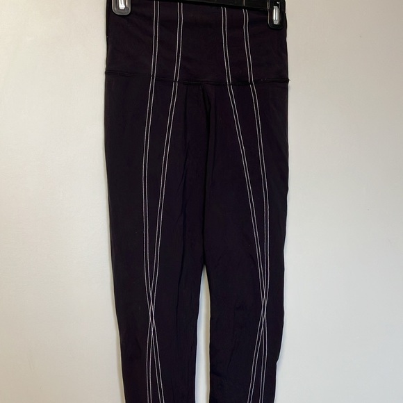 Carbon38 Black Leggings with White Stitching - Picture 2 of 4